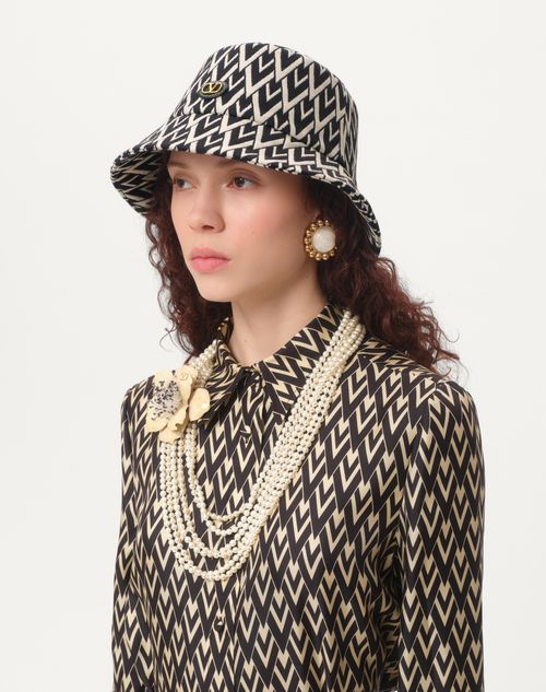Valentino Garavani - Bucket Hat Toute La V In Wool - Black/cream - Woman - Hats And Gloves